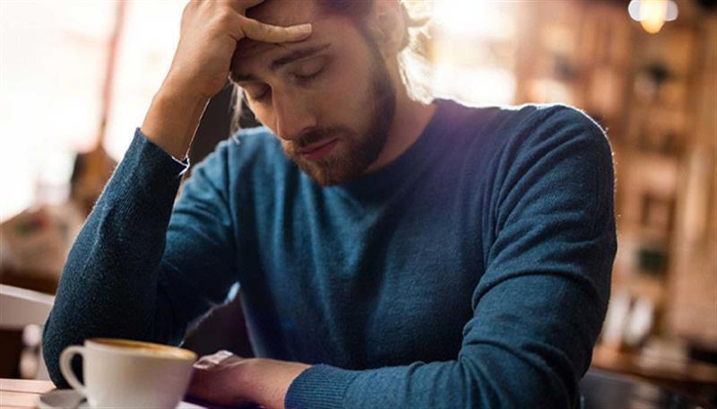 ئایا خواردنەوەی چا یان قاوە سەرئێشە کەمدەکاتەوە؟
