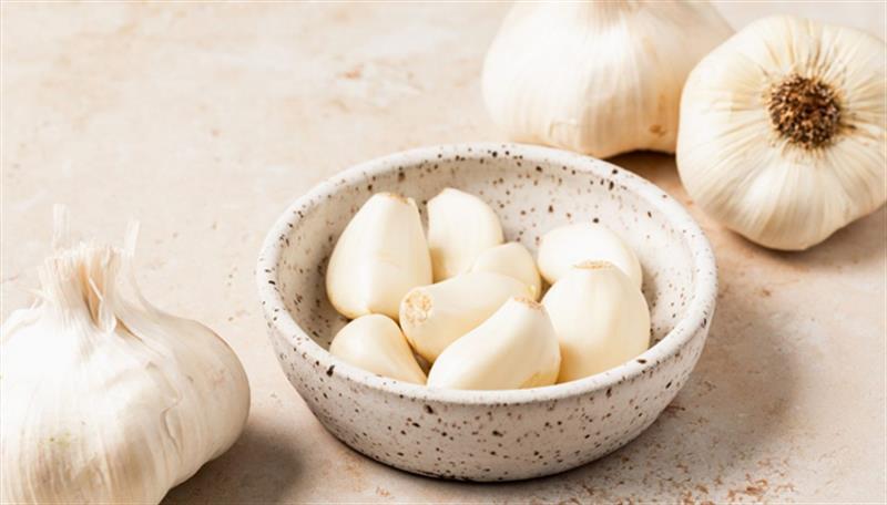 بۆچی پێویستە رۆژانە سیر بخۆیت؟

